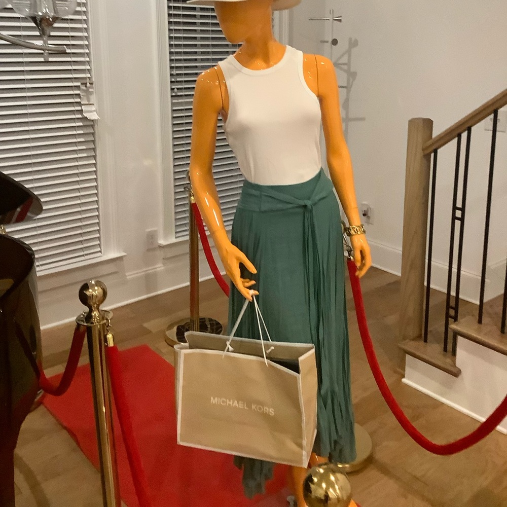 Casual asymmetrical skirt